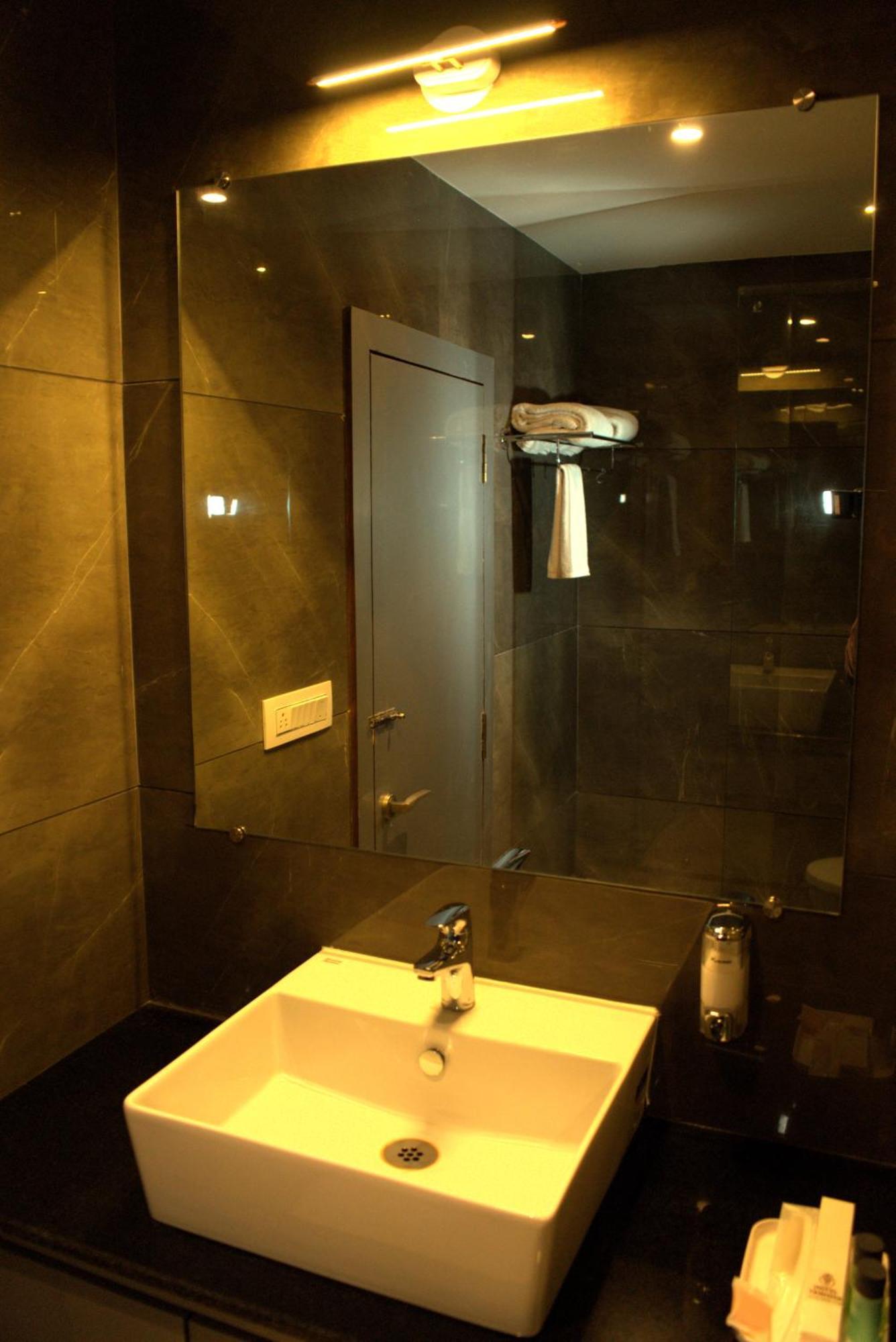 Hotel Tanisha Kishanganj Εξωτερικό φωτογραφία